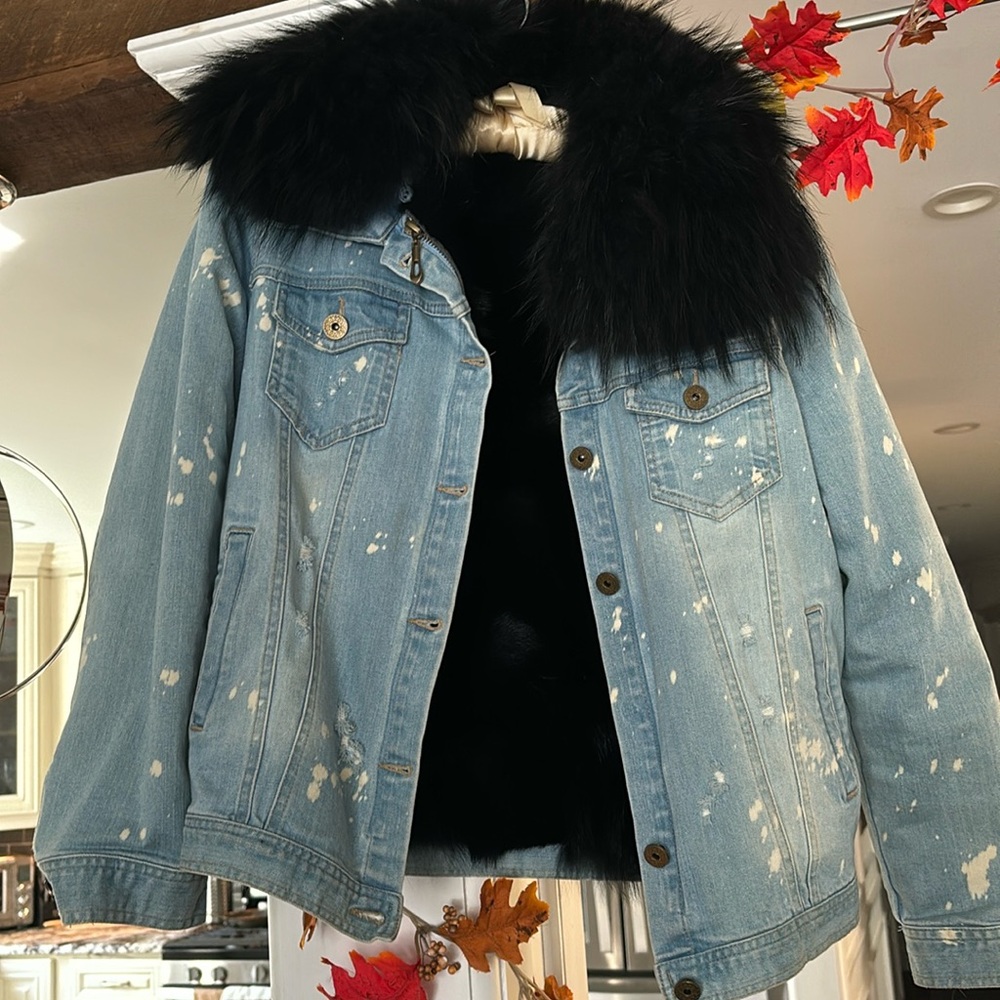 Stunning luxurious fur lined distressed denim jacket maomaokong size small